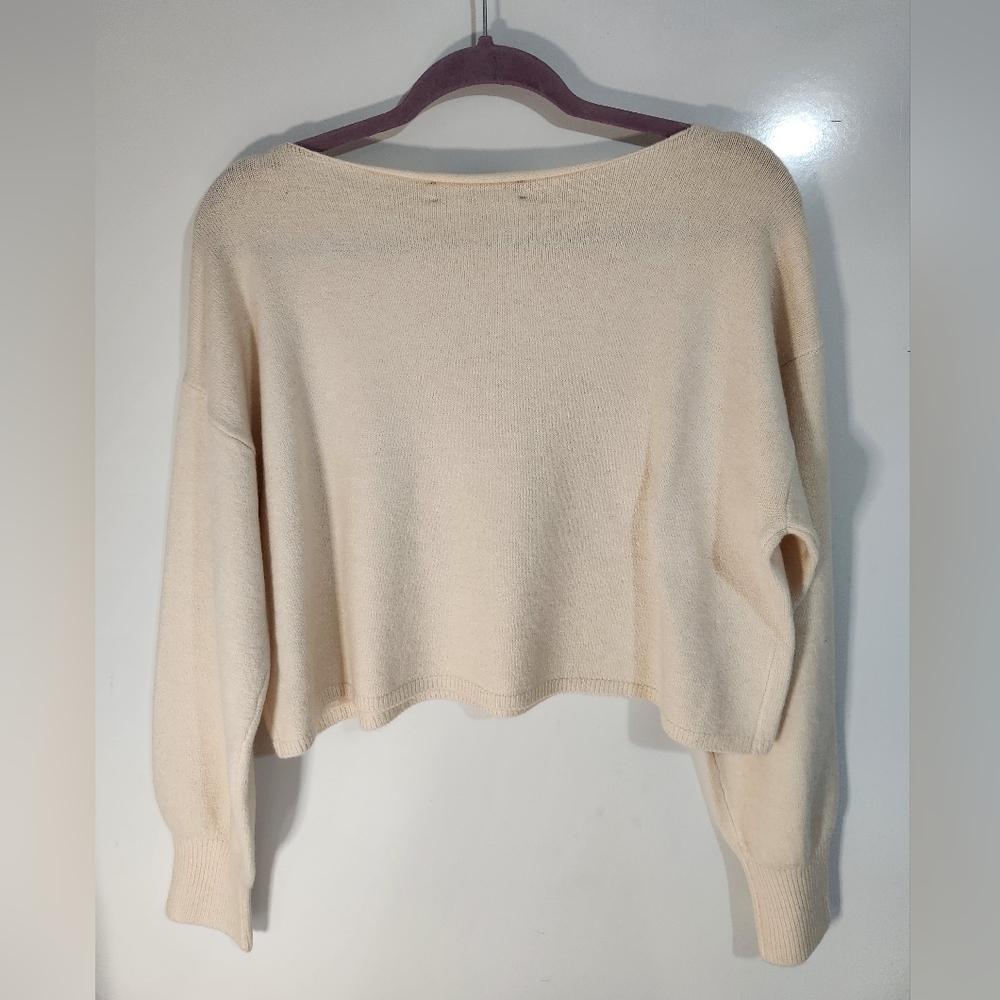 LOFT Versa cream cropped crewneck sweater, Size Medium - Picture 5 of 7